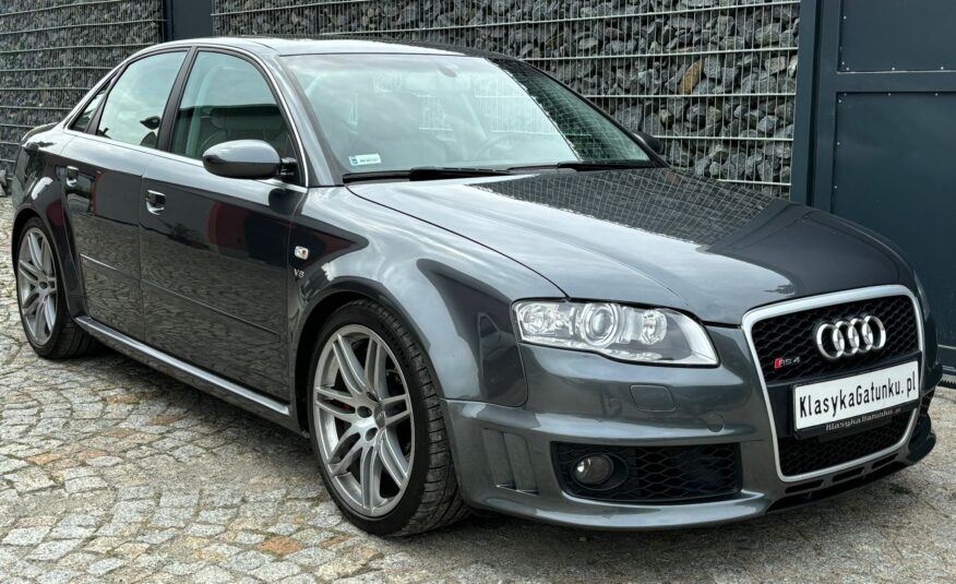 Audi RS4 B7 Sedan