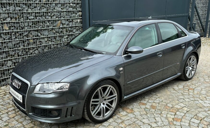 Audi RS4 B7 Sedan