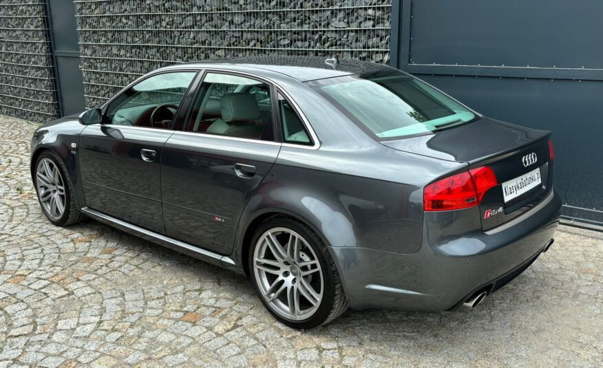 Audi RS4 B7 Sedan