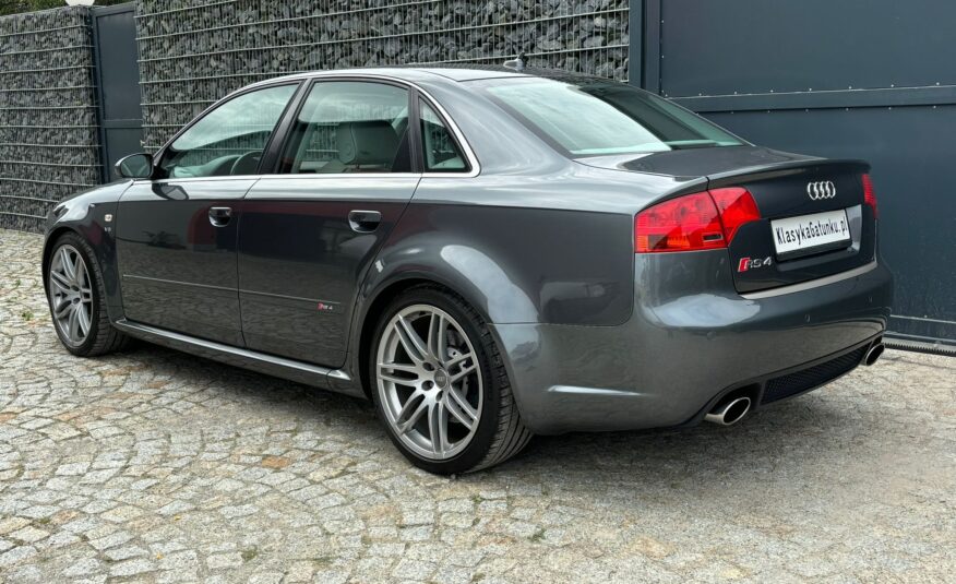 Audi RS4 B7 Sedan