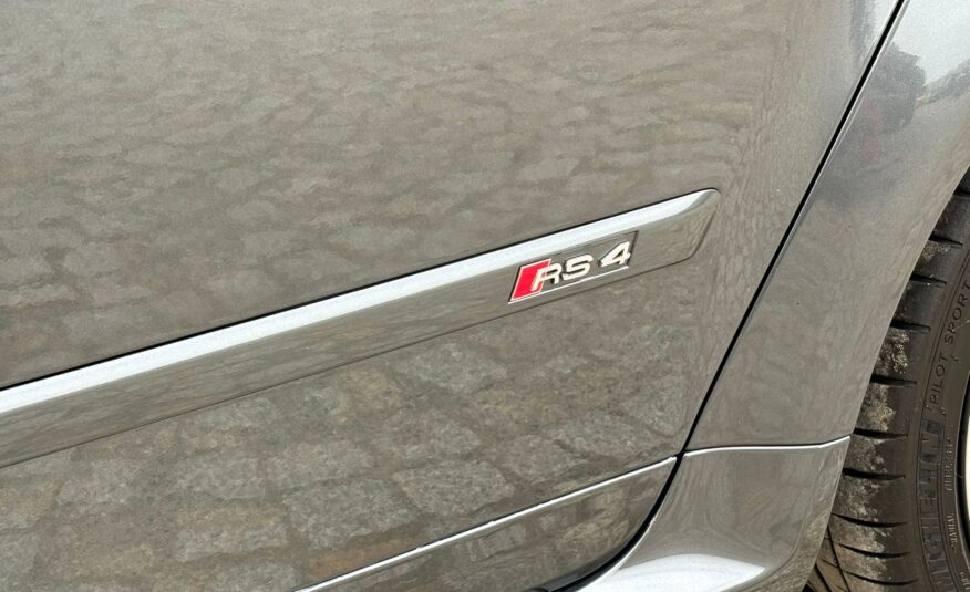 Audi RS4 B7 Sedan