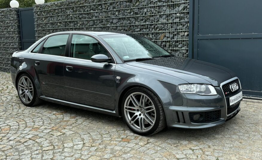 Audi RS4 B7 Sedan