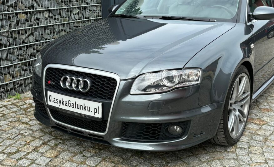 Audi RS4 B7 Sedan