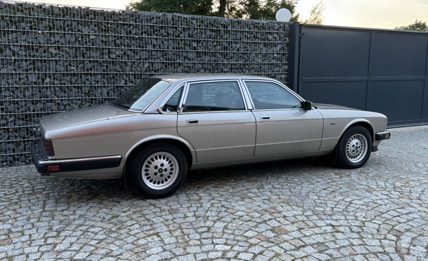 Jaguar XJ6