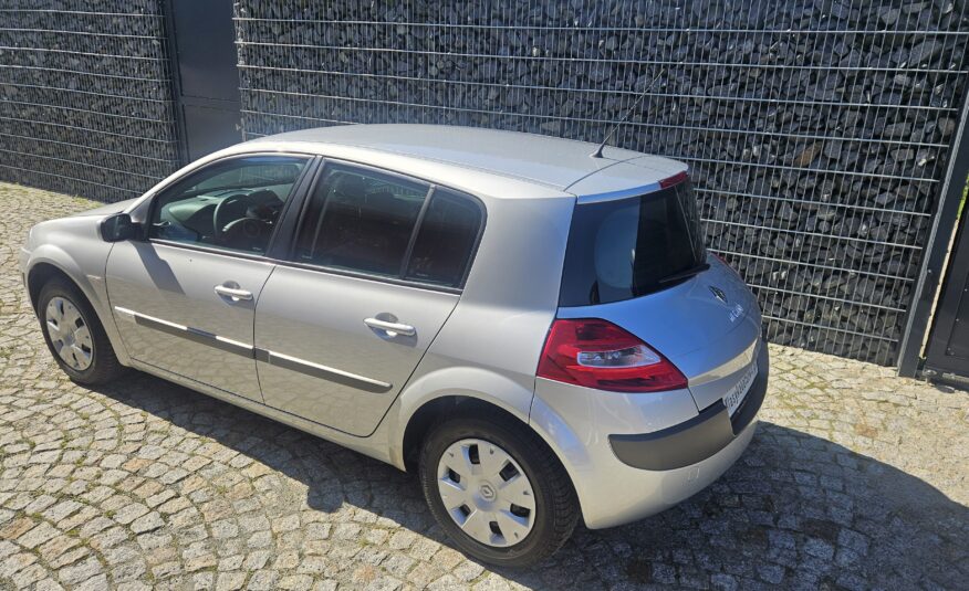 Renault Megane II 1.4 16v