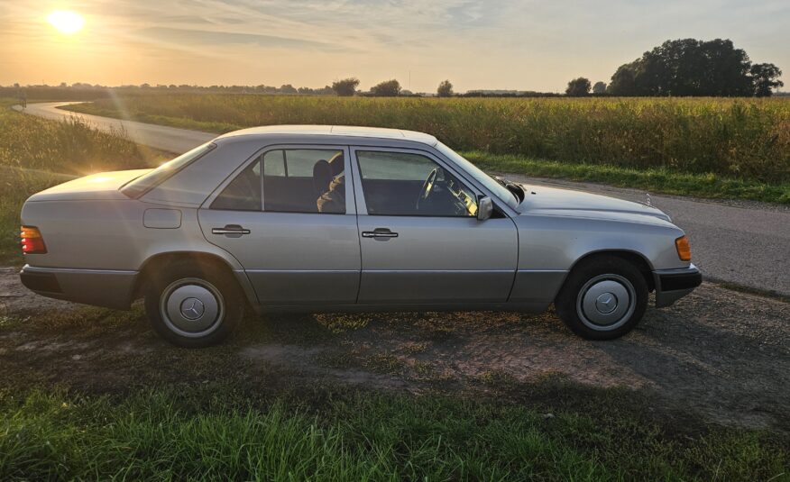 Mercedes 200D W124