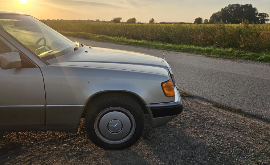 Mercedes 200D W124