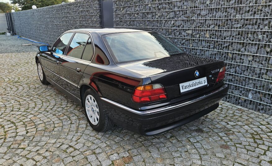 BMW 728i E38