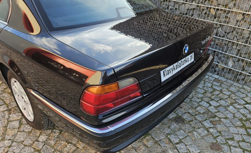 BMW 728i E38