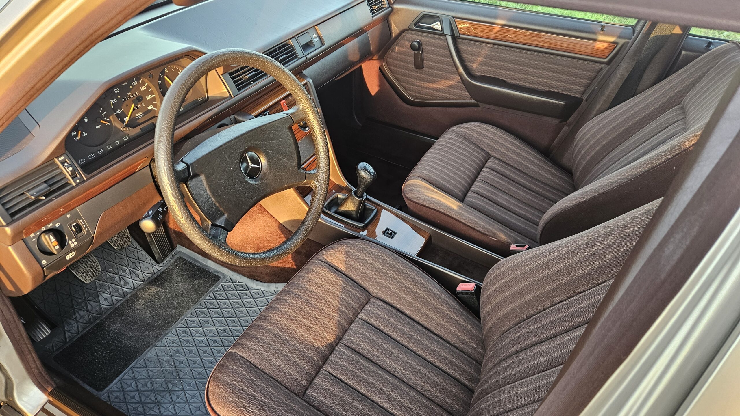 Mercedes 200D W124