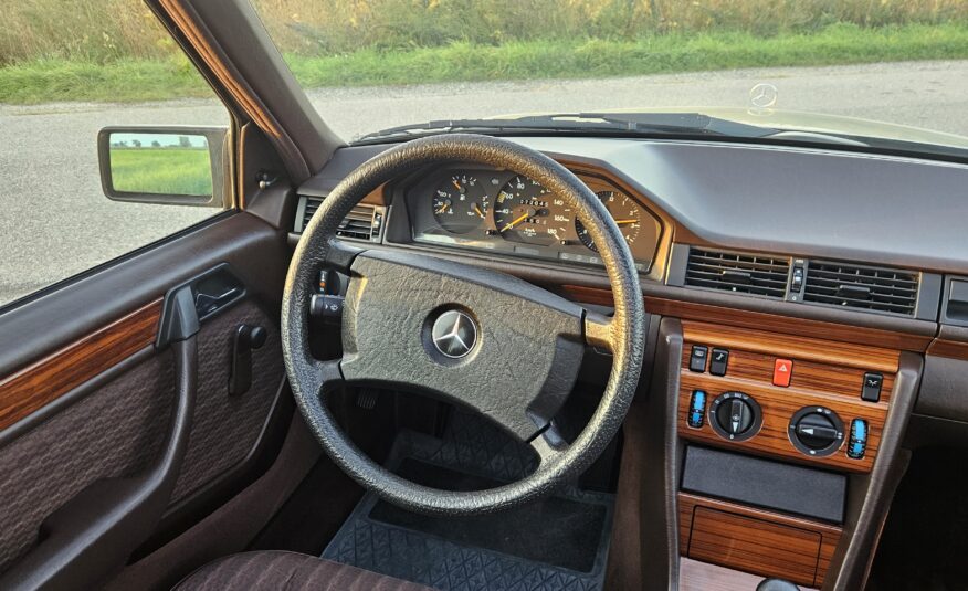 Mercedes 200D W124