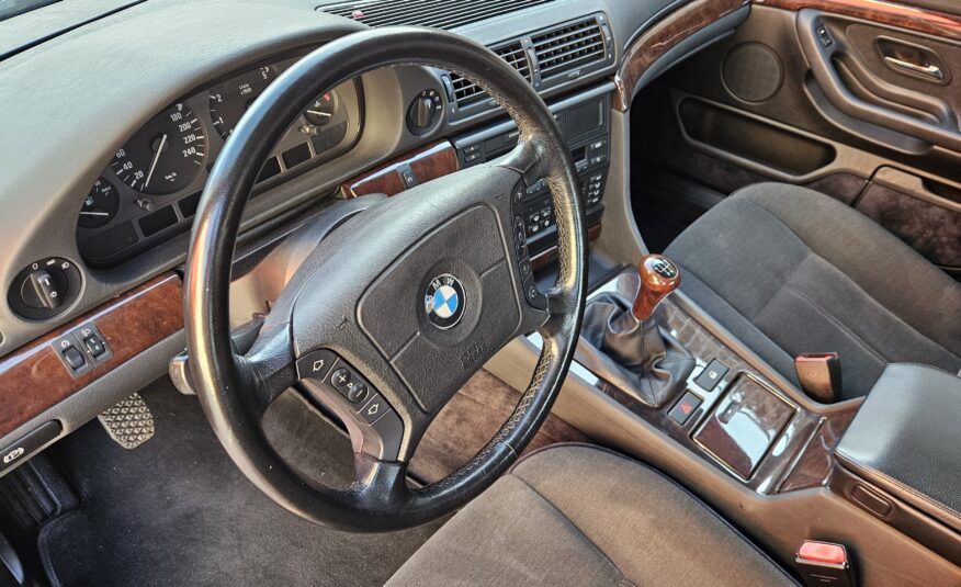 BMW 728i E38