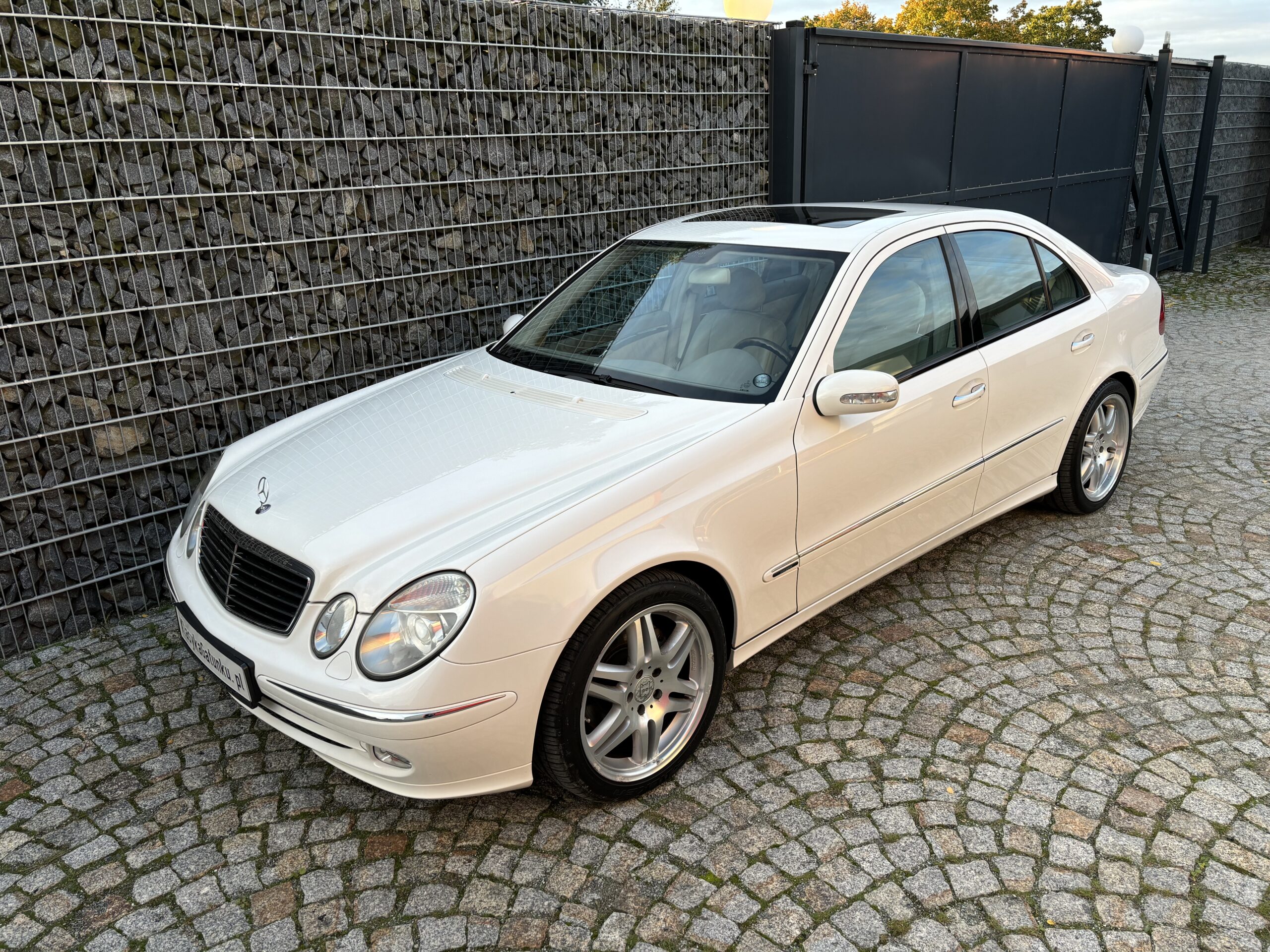 Mercedes E500 W211