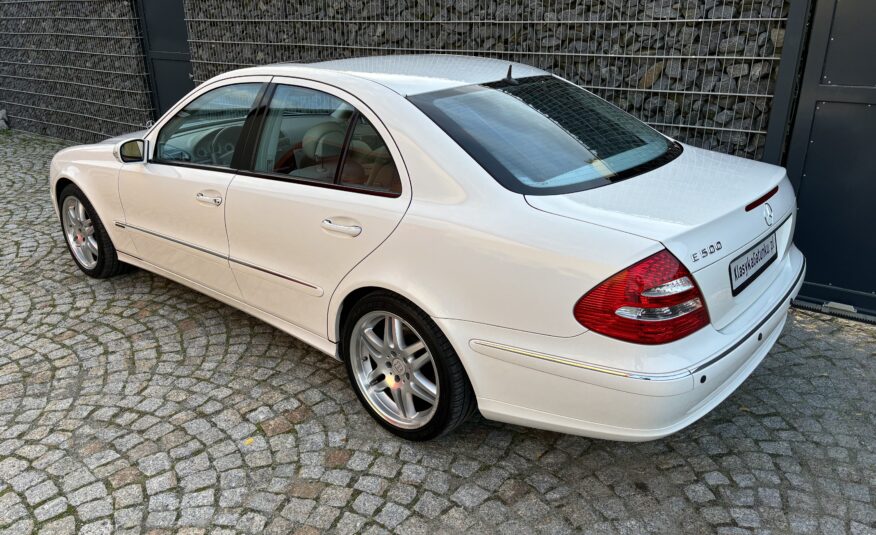 Mercedes E500 W211