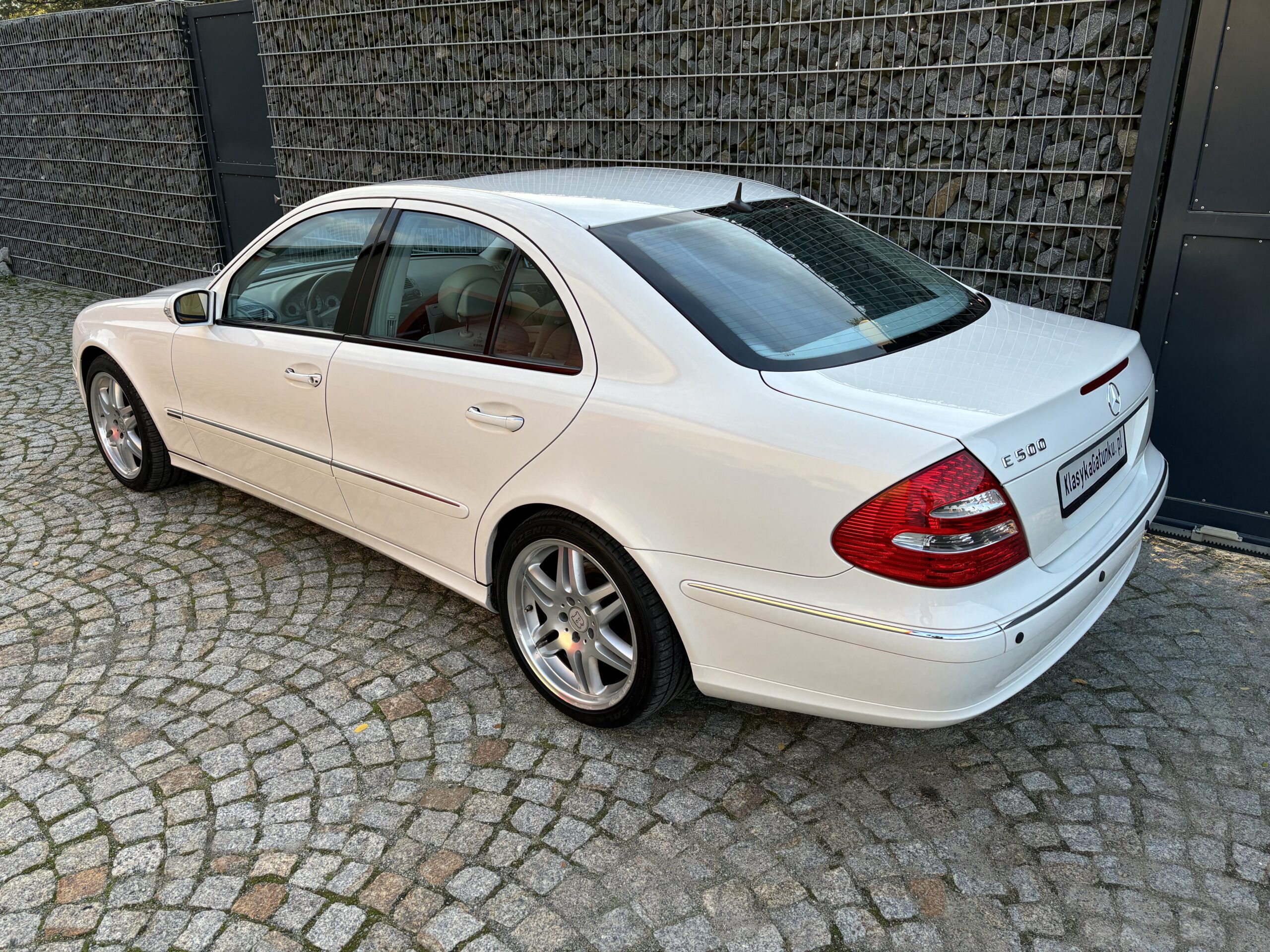 Mercedes E500 W211