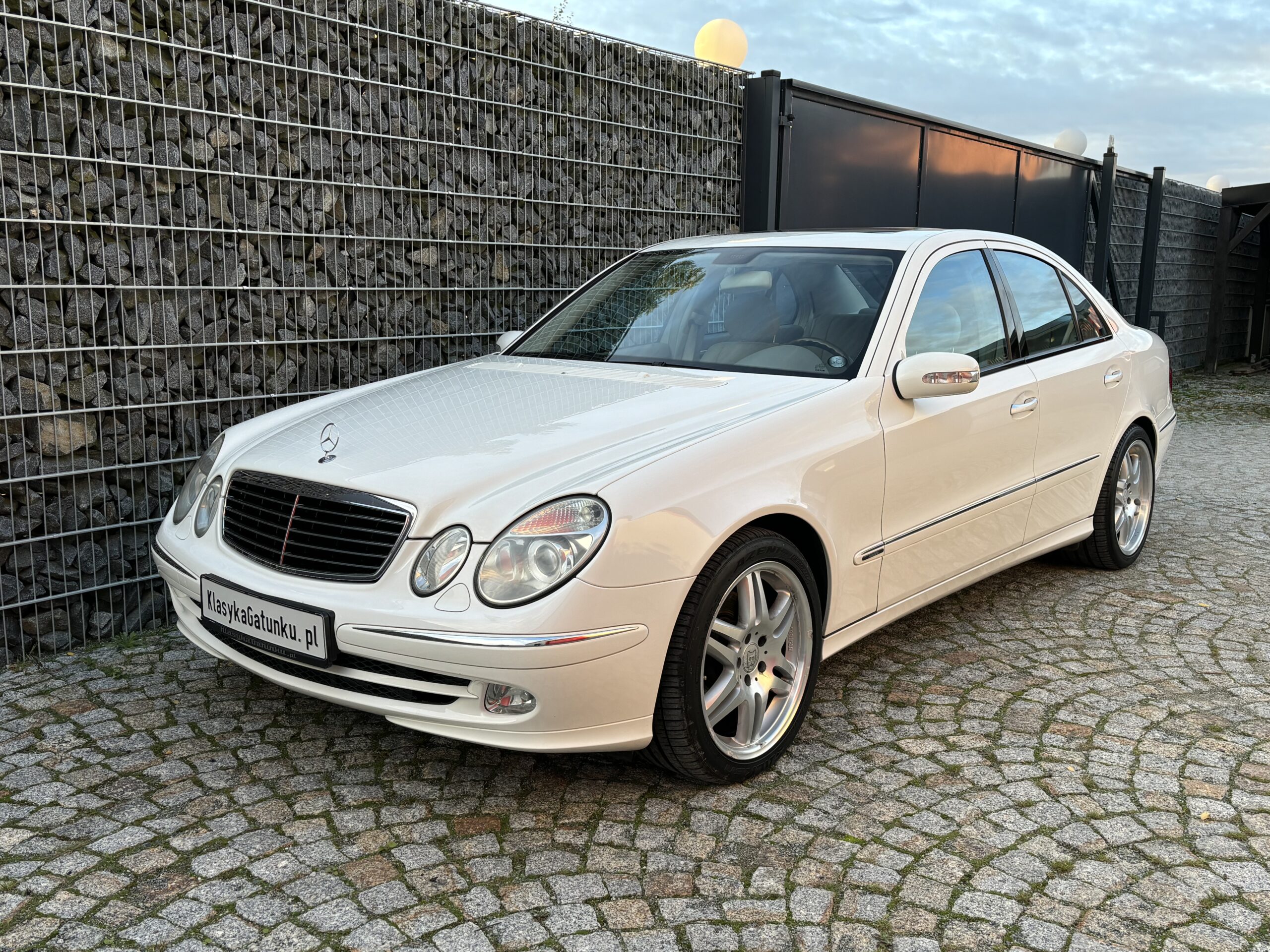 Mercedes E500 W211