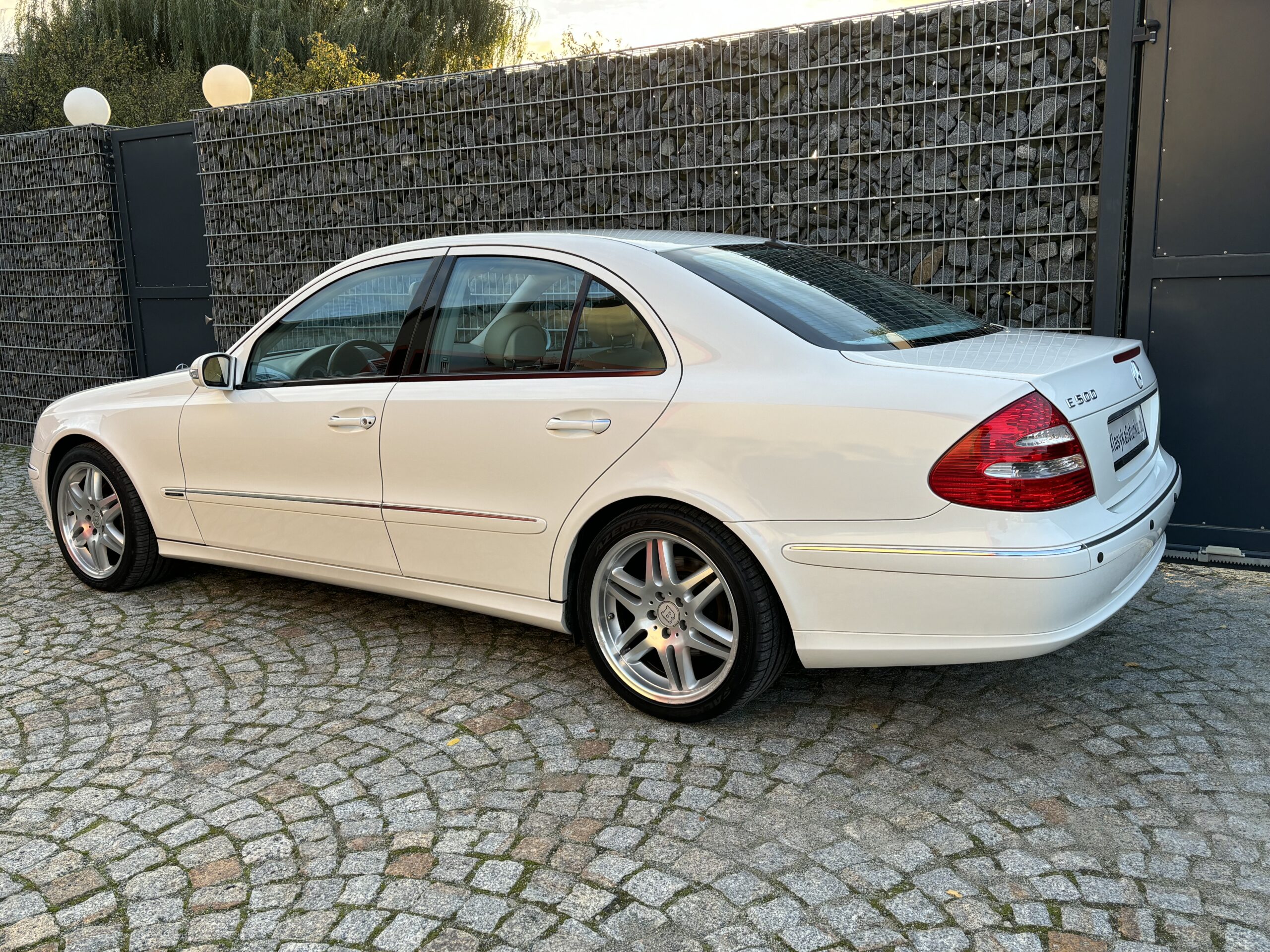 Mercedes E500 W211
