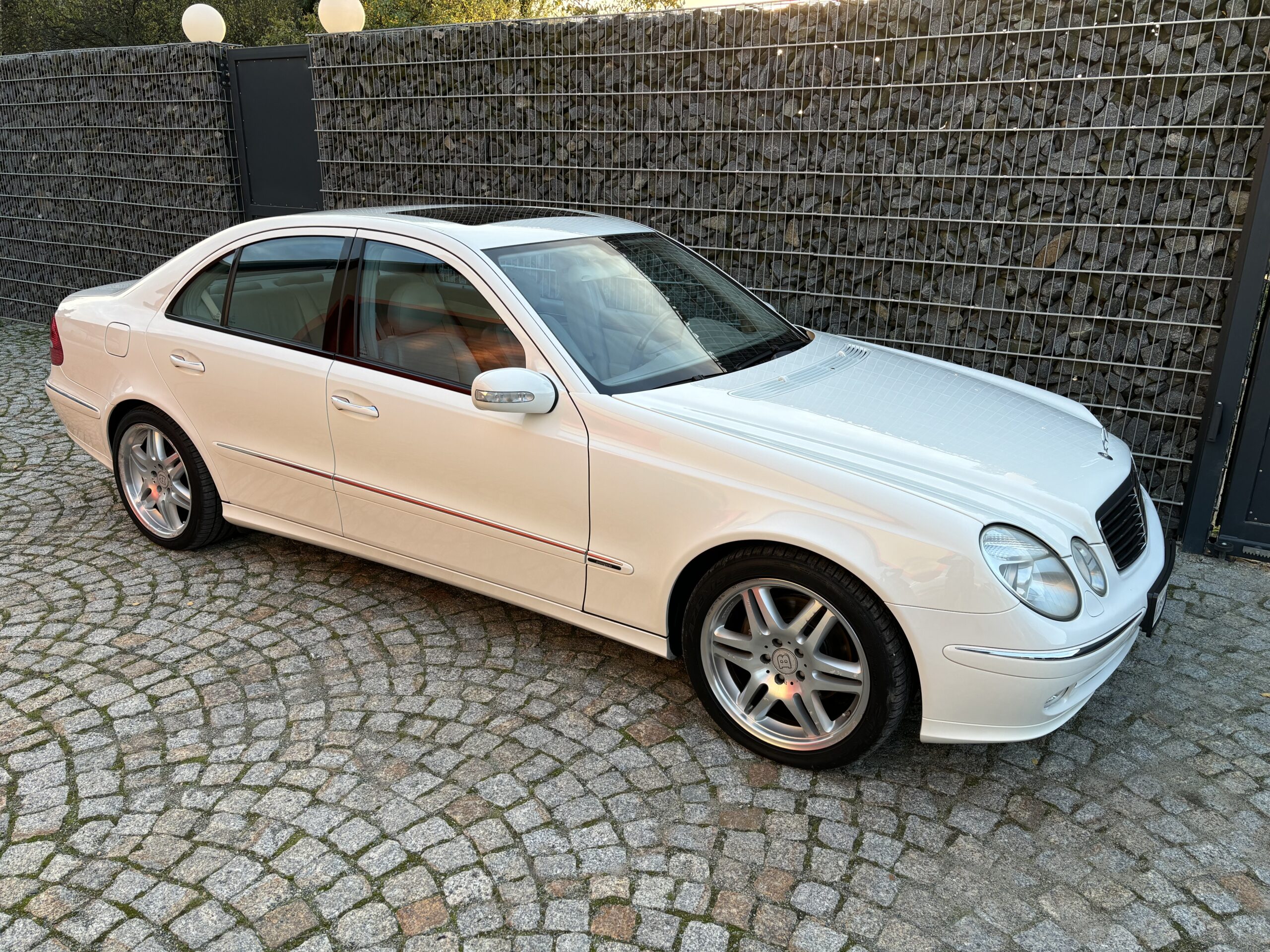 Mercedes E500 W211