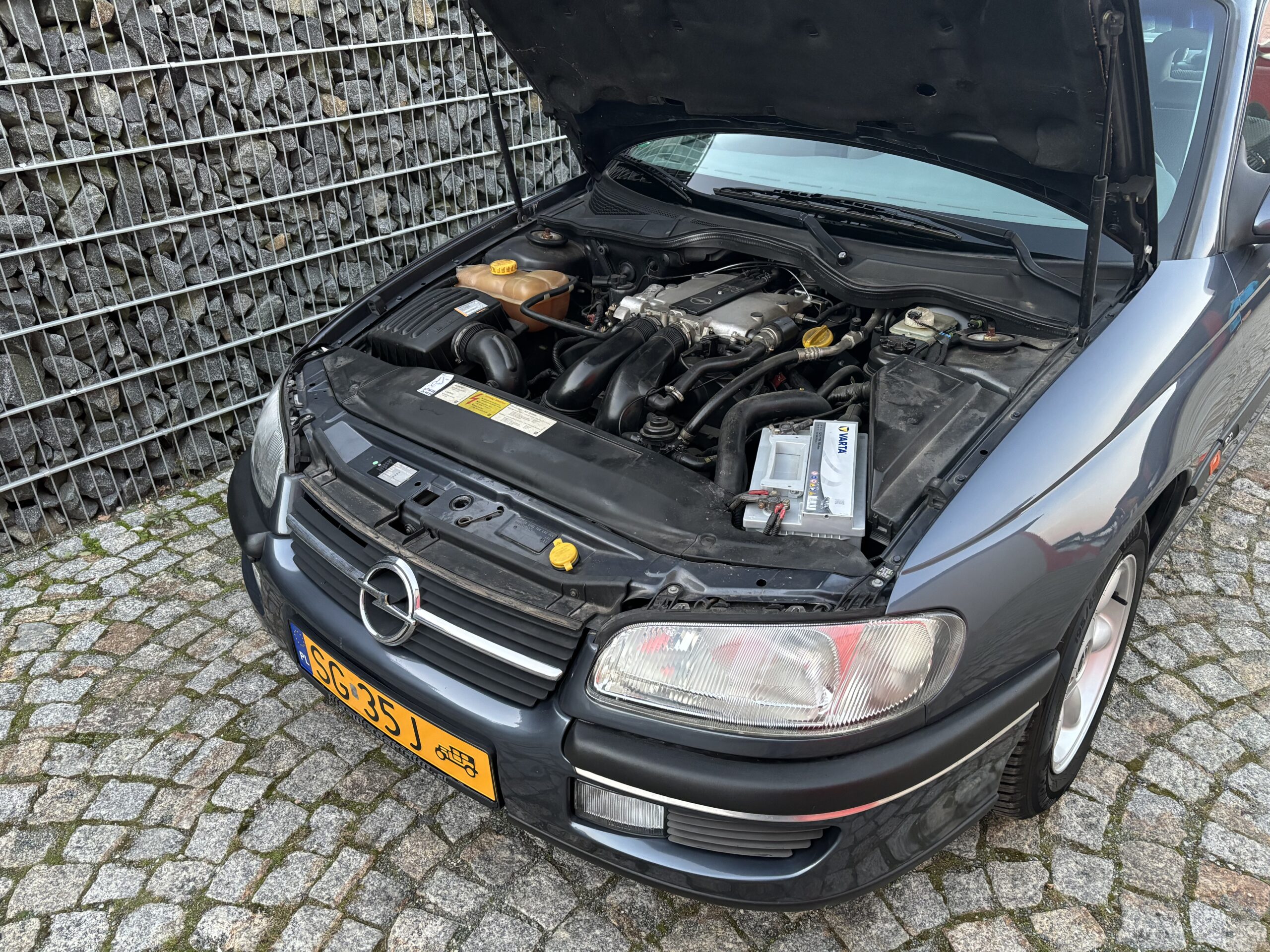 Opel Omega B 2.5 V6
