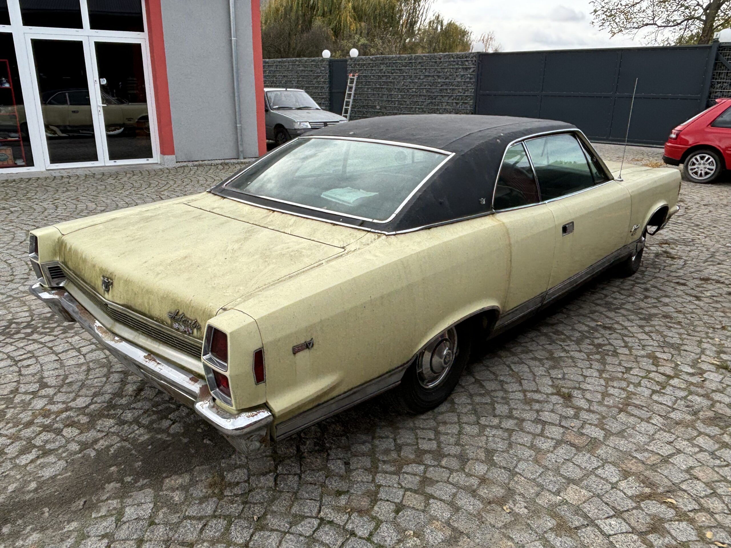 AMC Ambassador 5.6 V8