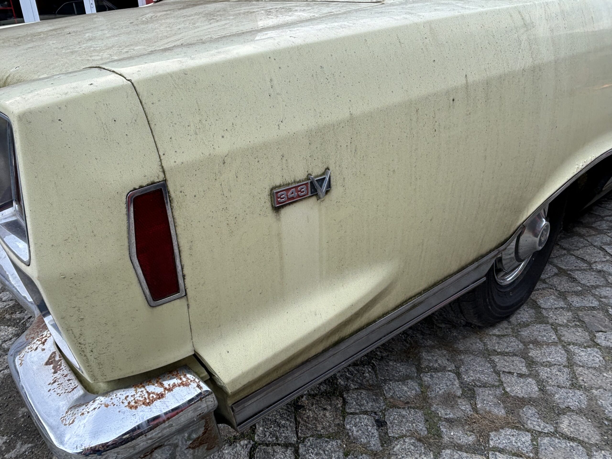 AMC Ambassador 5.6 V8