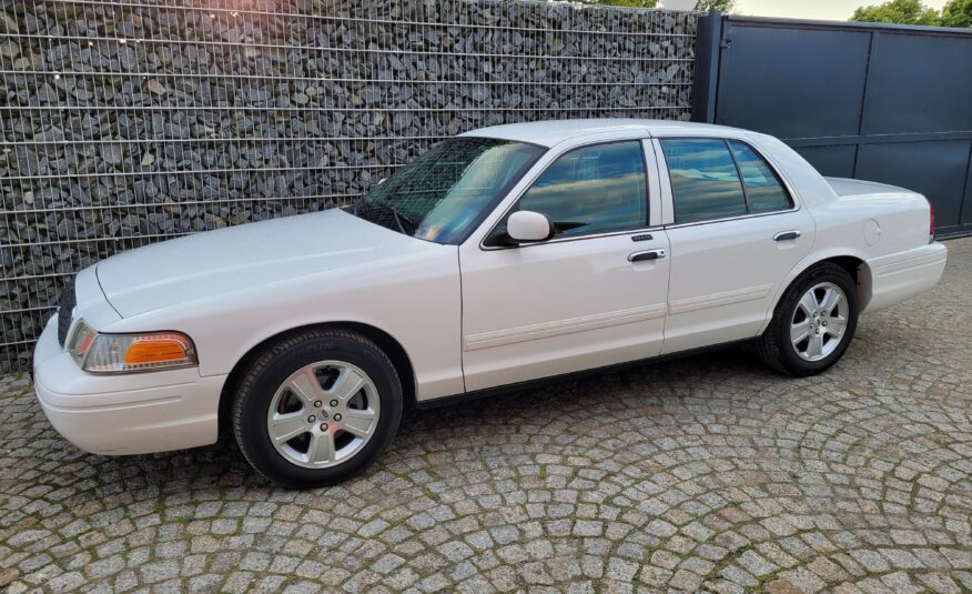 Ford Crown Victoria
