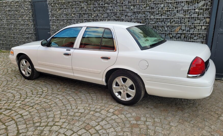 Ford Crown Victoria