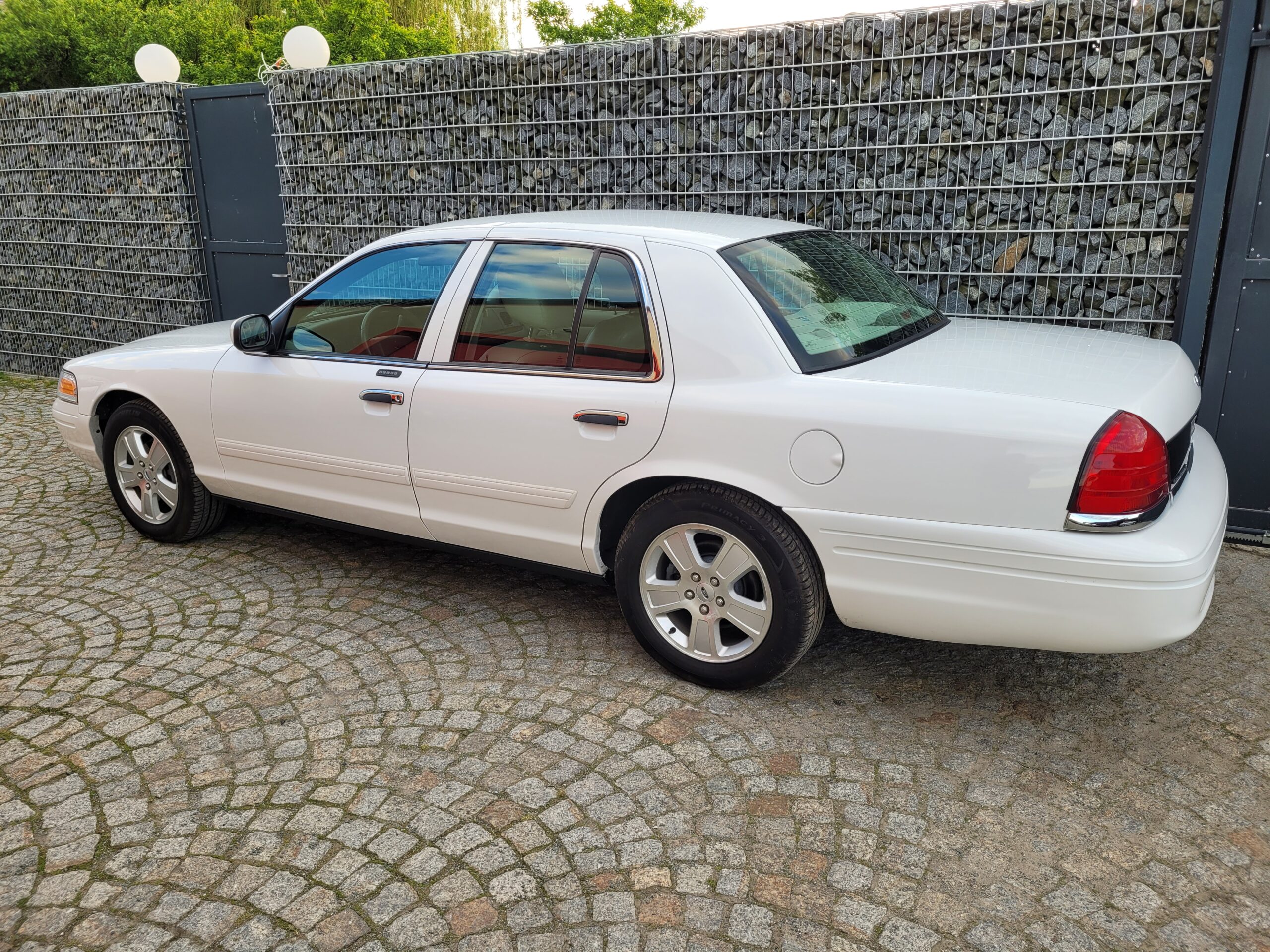 Ford Crown Victoria