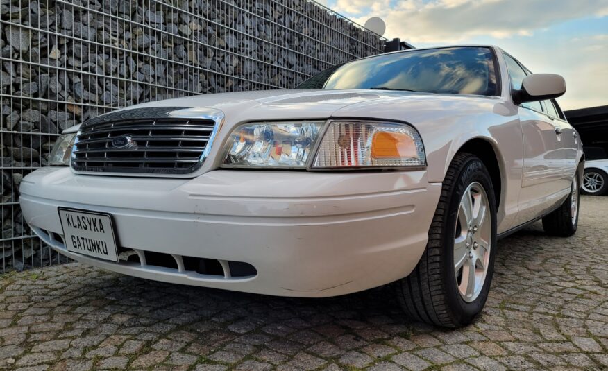 Ford Crown Victoria