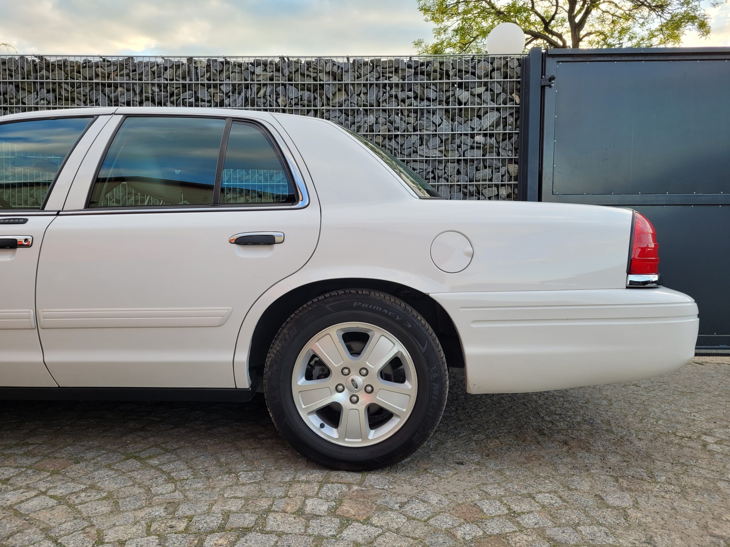 Ford Crown Victoria