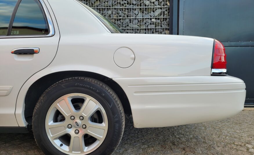 Ford Crown Victoria