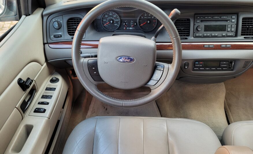 Ford Crown Victoria