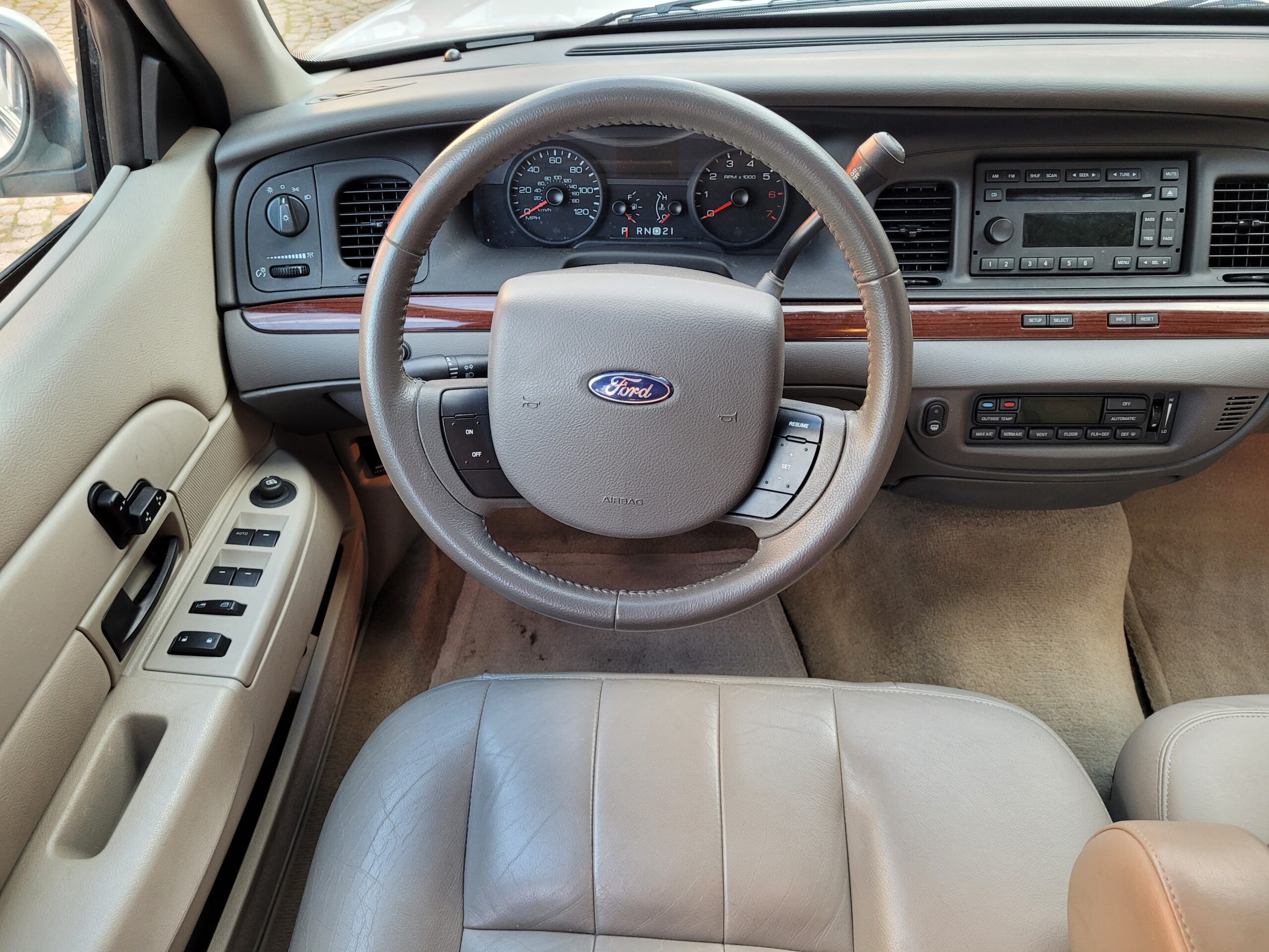 Ford Crown Victoria