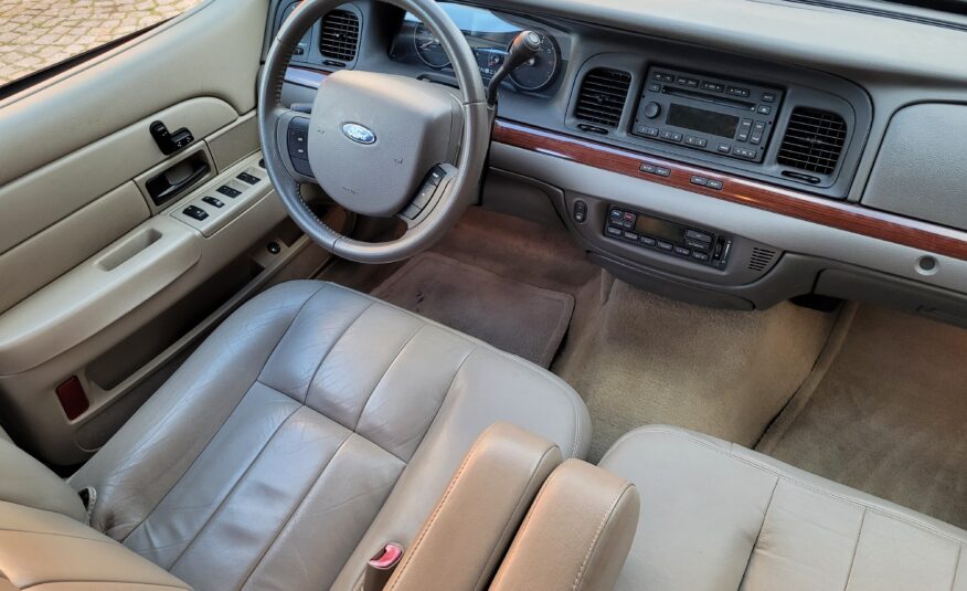 Ford Crown Victoria