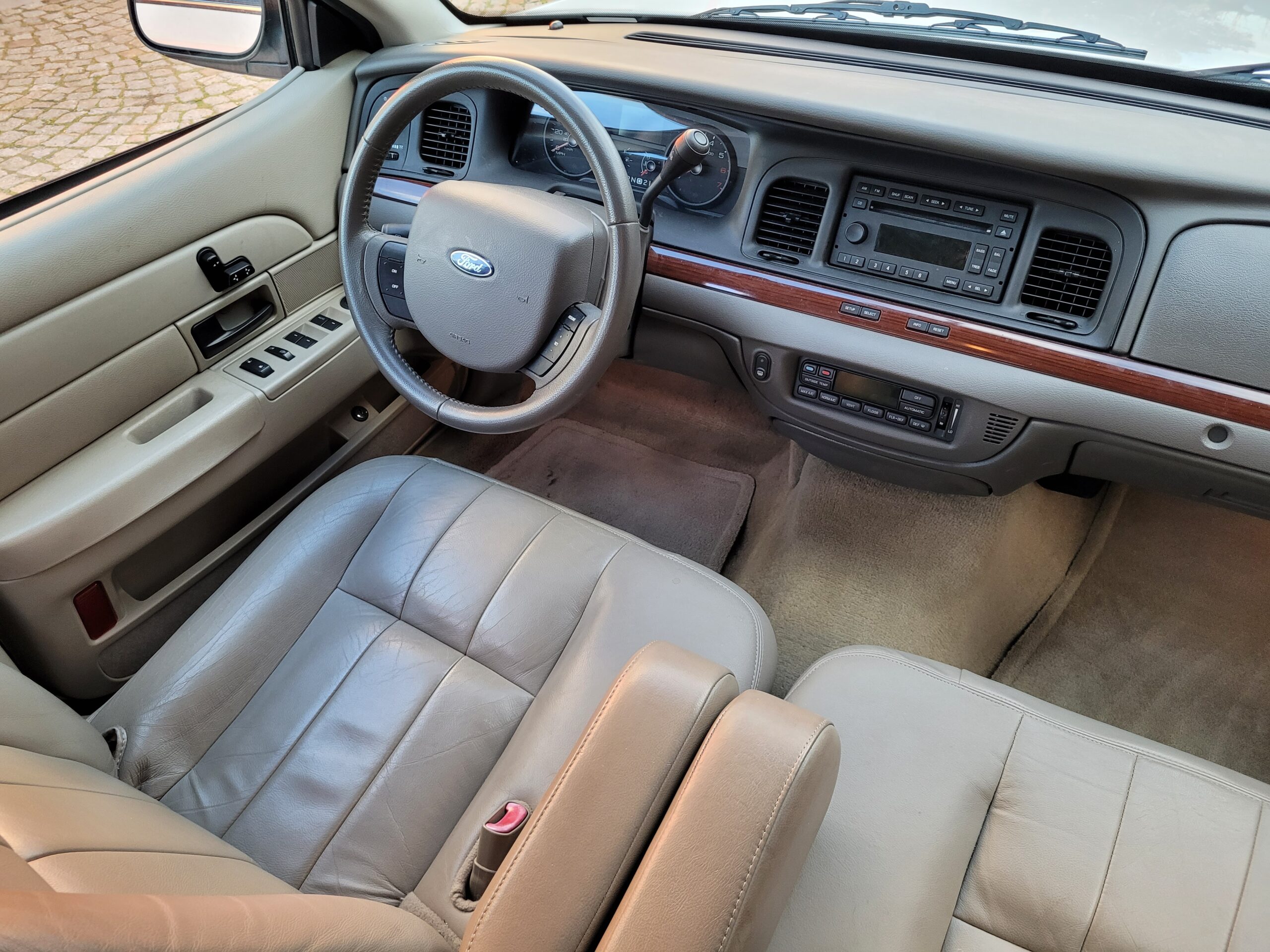 Ford Crown Victoria