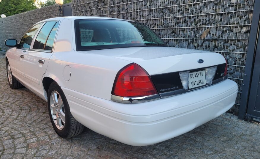 Ford Crown Victoria