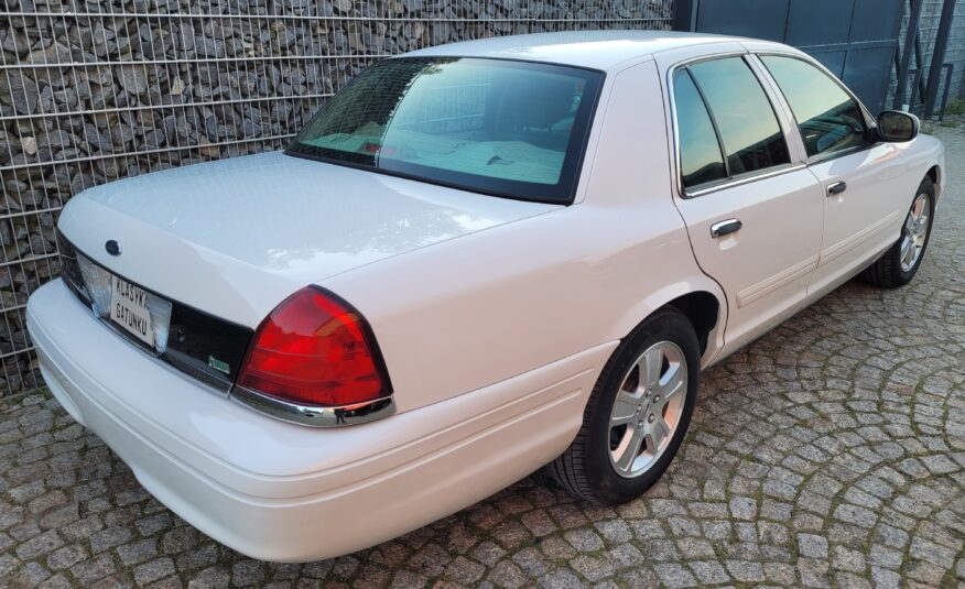 Ford Crown Victoria