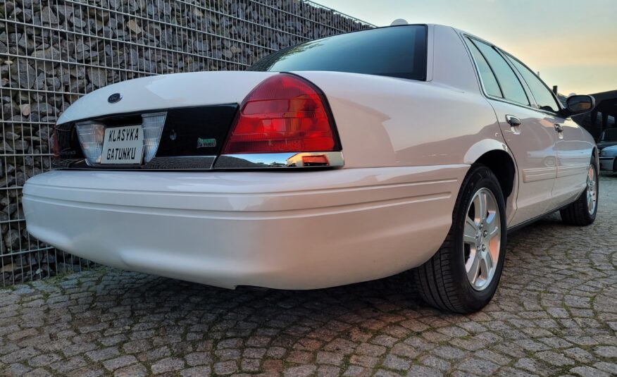 Ford Crown Victoria