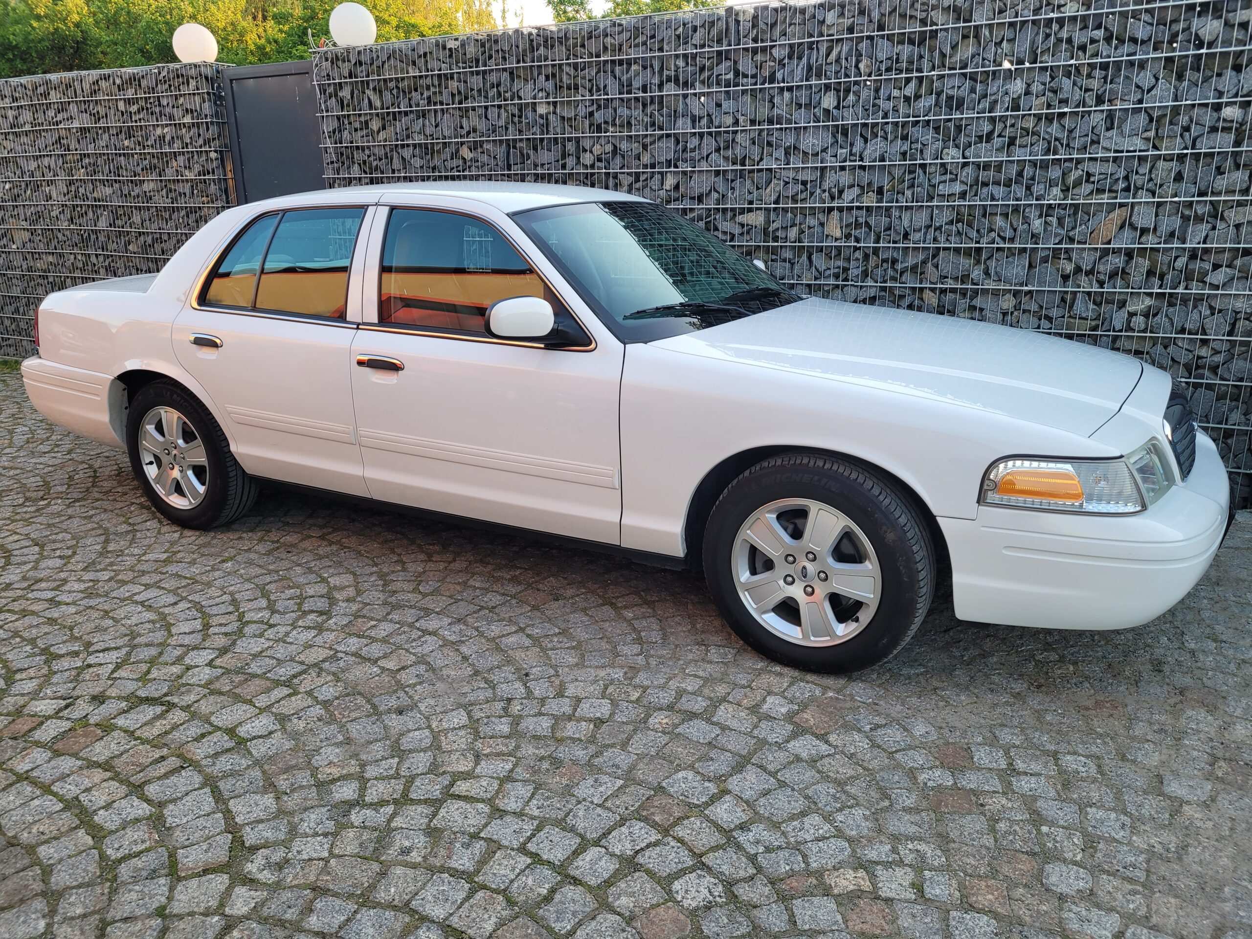 Ford Crown Victoria