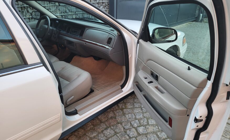 Ford Crown Victoria
