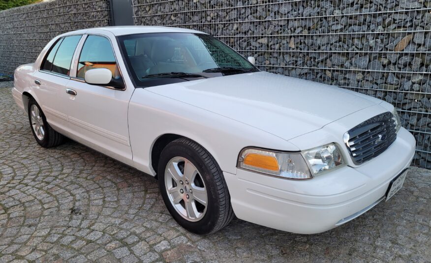 Ford Crown Victoria