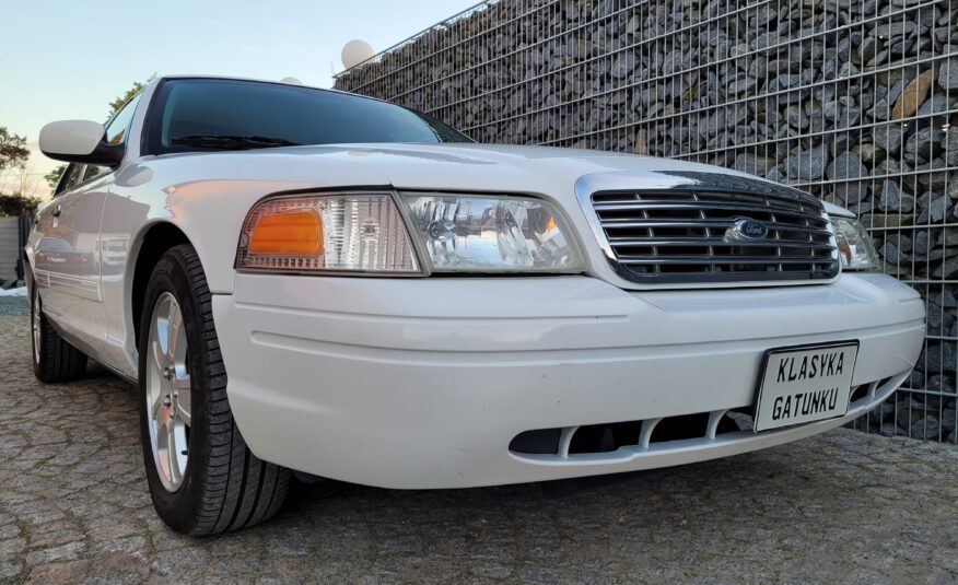 Ford Crown Victoria