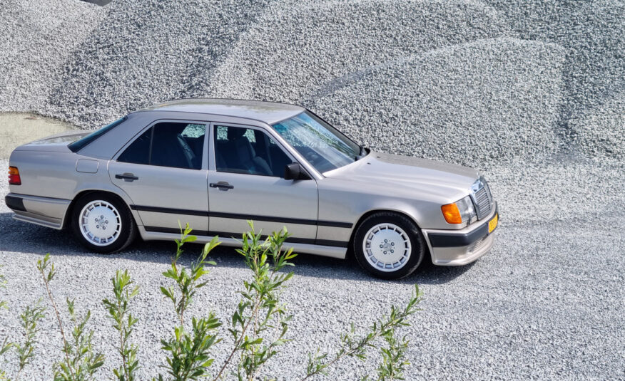 Mercedes 300E Lorinser