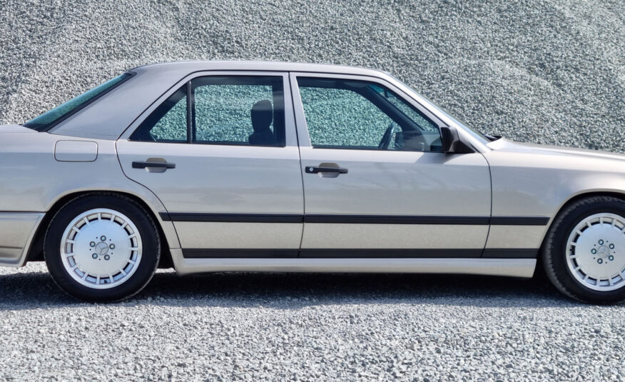 Mercedes 300E Lorinser
