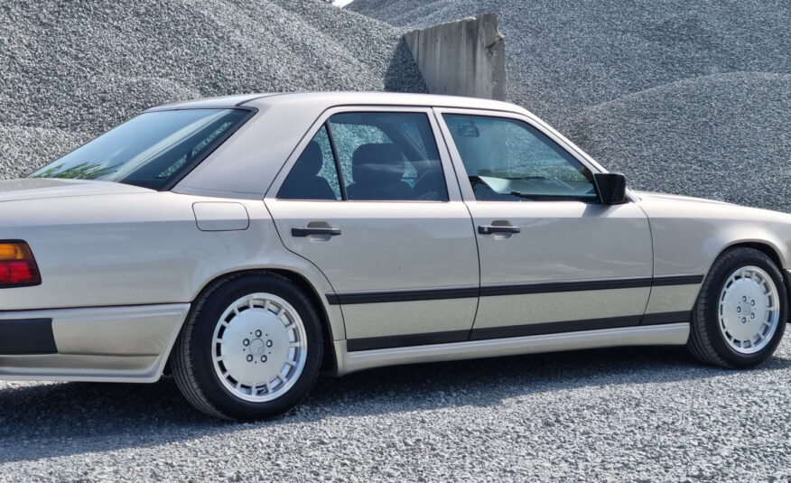 Mercedes 300E Lorinser