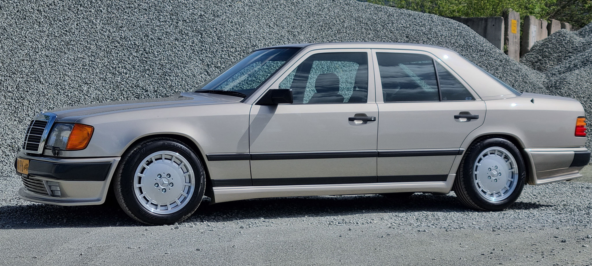 Mercedes 300E Lorinser