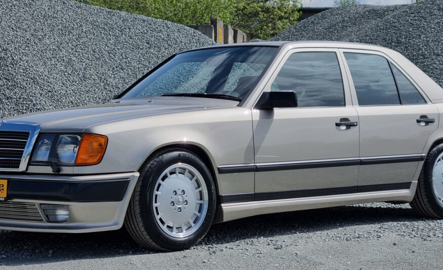 Mercedes 300E Lorinser
