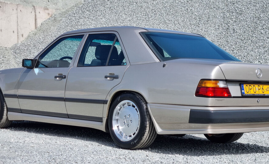 Mercedes 300E Lorinser