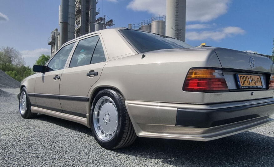 Mercedes 300E Lorinser