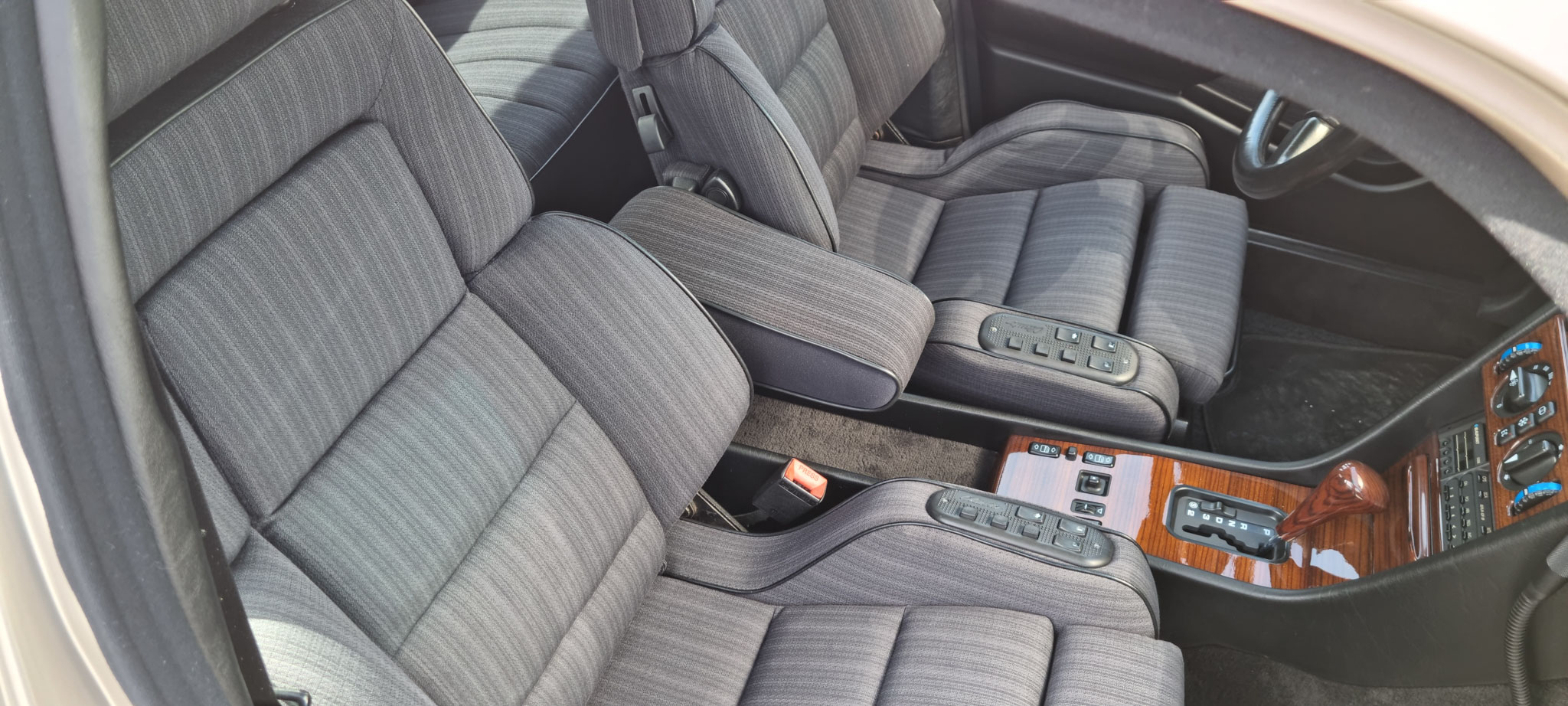 Mercedes 300E Lorinser